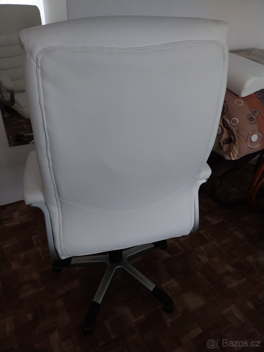 Prodám pedikérské křeslo - 3