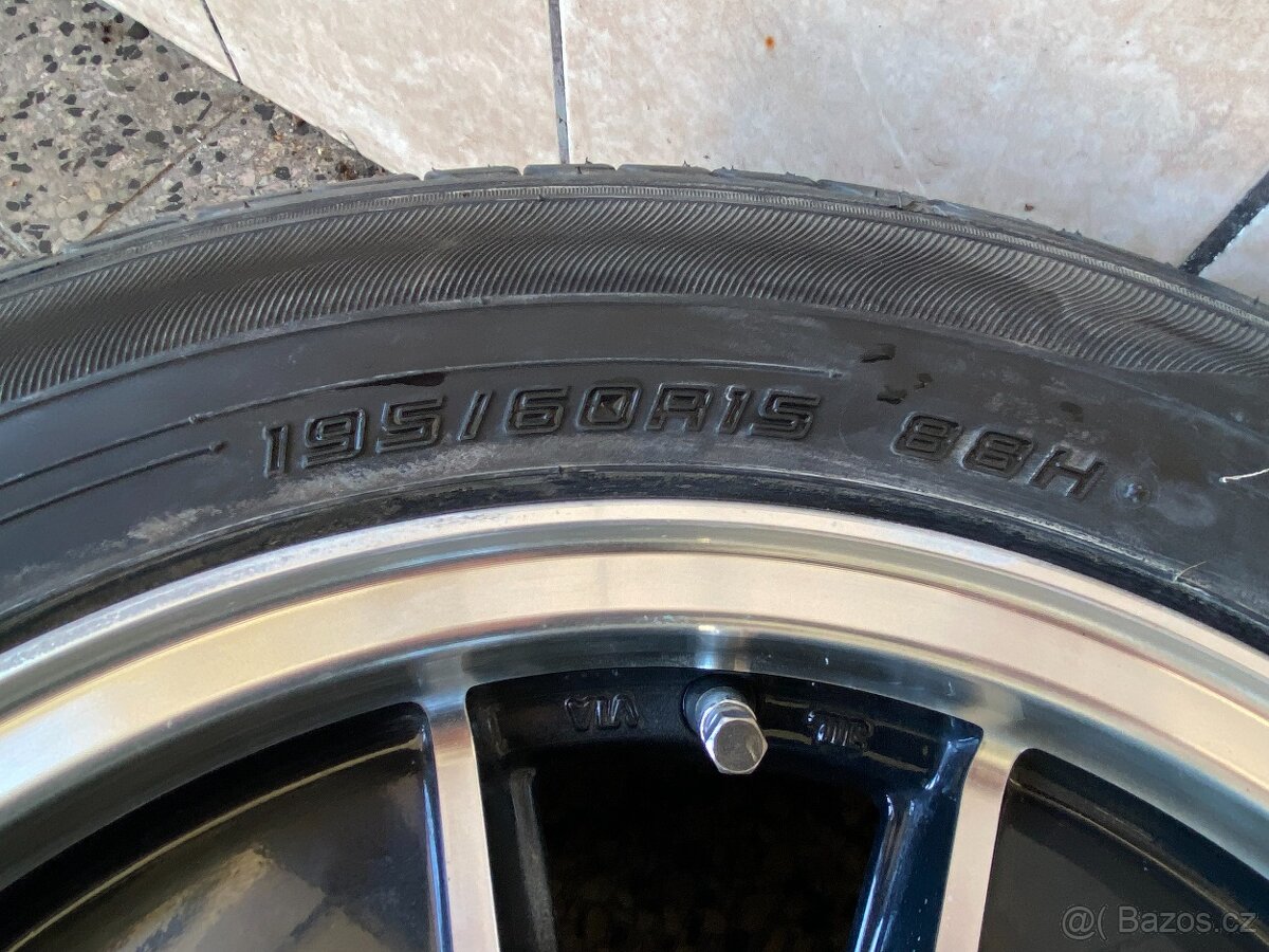 Kola na Volkswagen T1 - 3