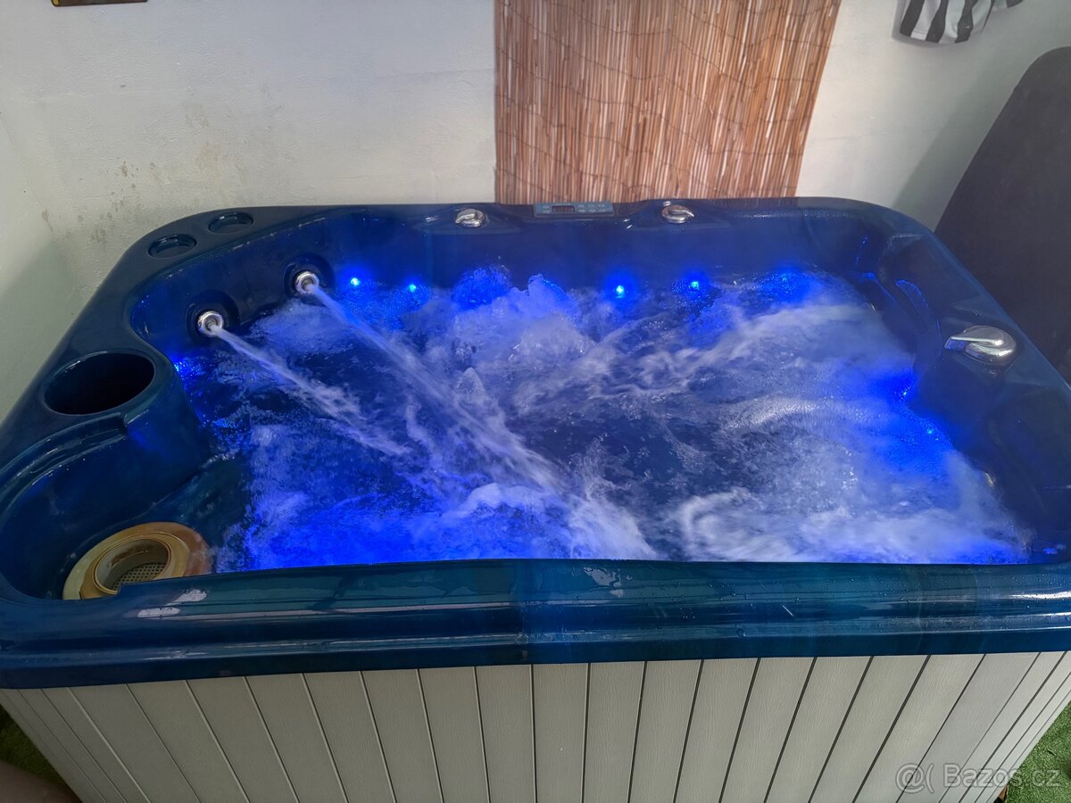 Vířivka Canadian Spa - 3