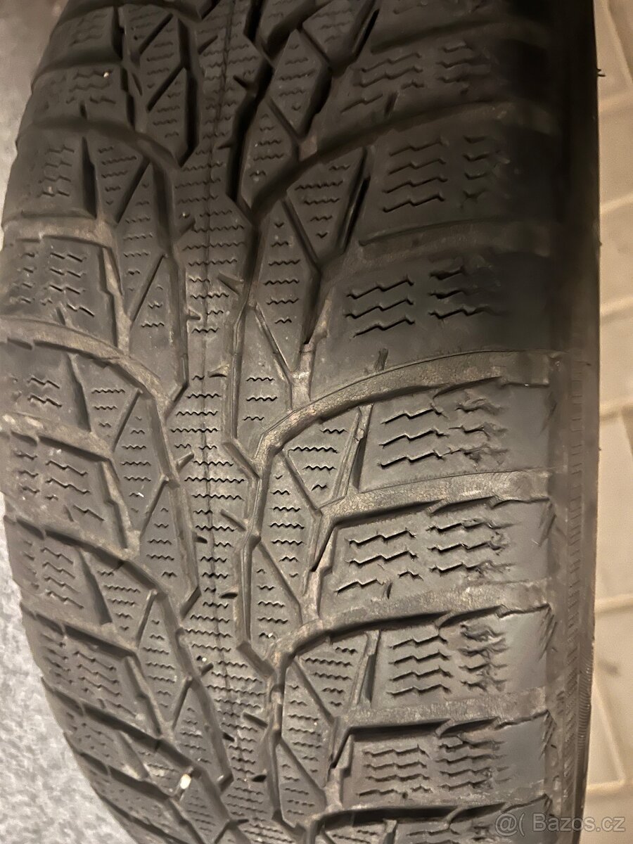 4 zimní pneu na plecháčích - 185/60 R15 Nokian a Continental - 3