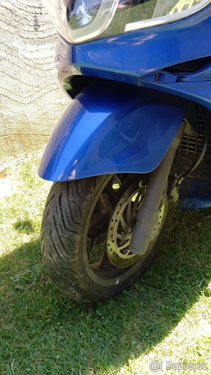 Piaggio X10, 350 - 3