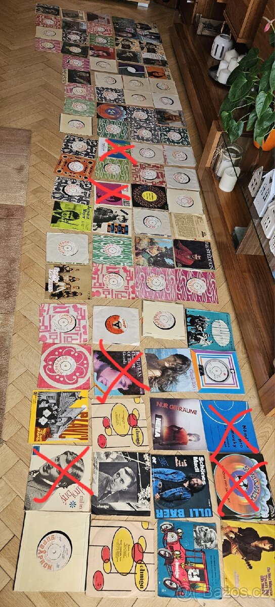 LP desky - 44 velkých + 68 malých - 3