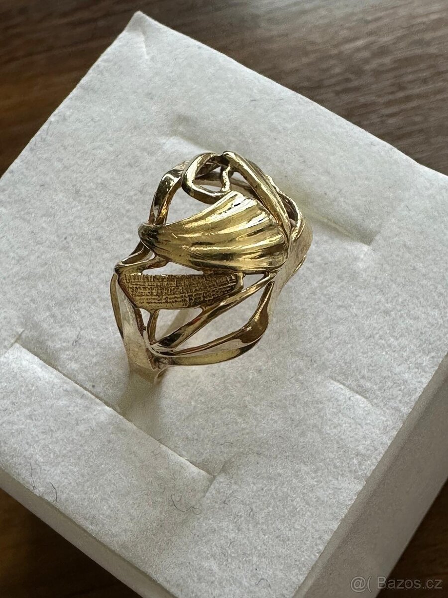 Zlatý dámský prsten - 3