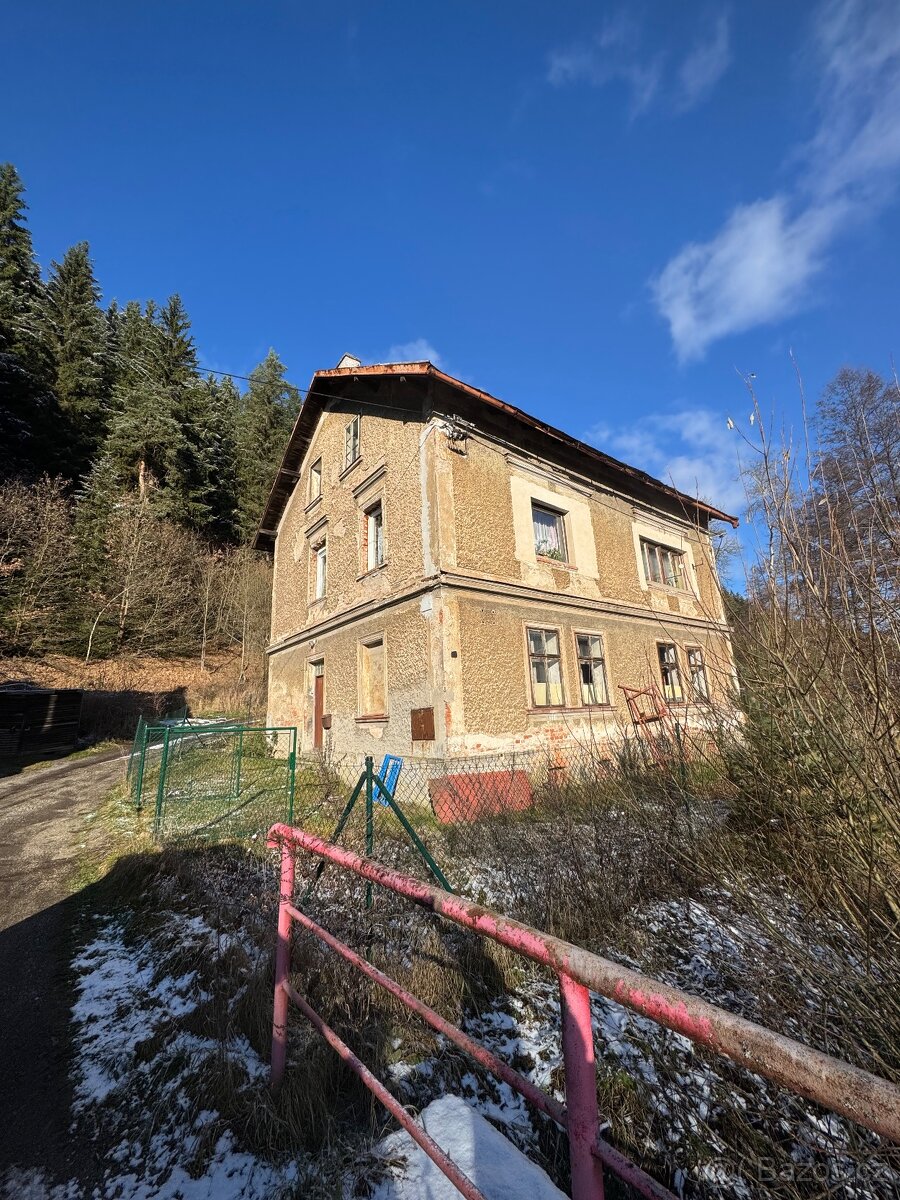 Rodinný vícegenrační dům v Rotavě - 3