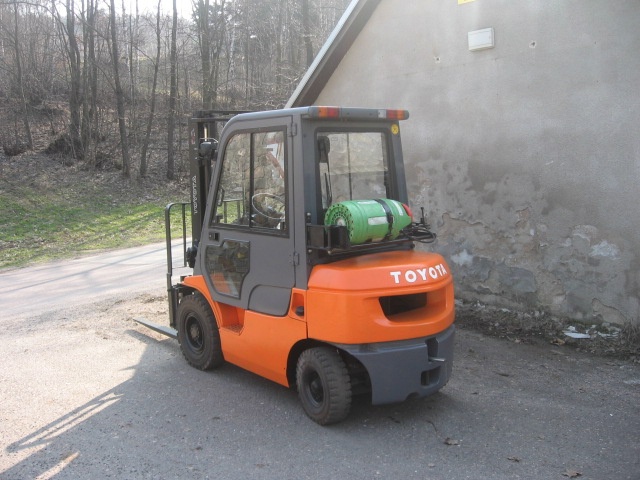 vysokozdvižný vozík Toyota 7FGF25 - 3