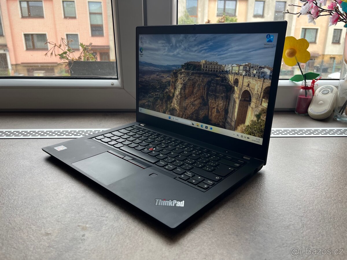 Výkonný a odolný notebook Lenovo ThinkPad T14 - 3