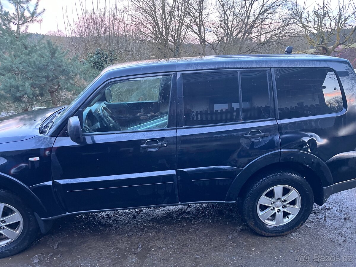 Mitsubishi Pajero IV V80 4x4 offroad terénní