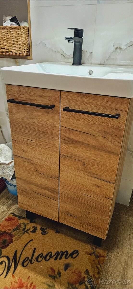 Koupelnová sestava s umyvadlem + pákovovou baterií - 3