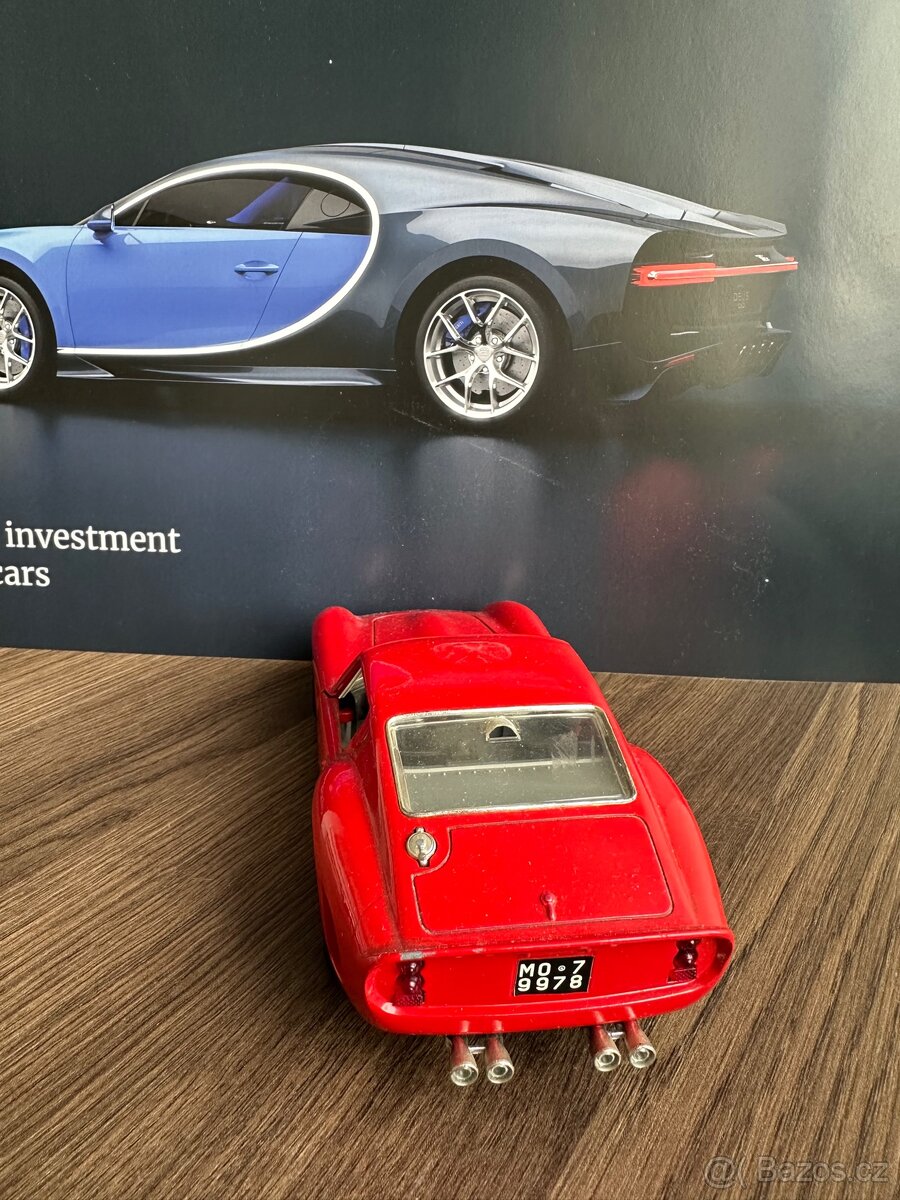 Ferrari 250 GTO (1962) Made in Italy model 1:24 Bburago - 3