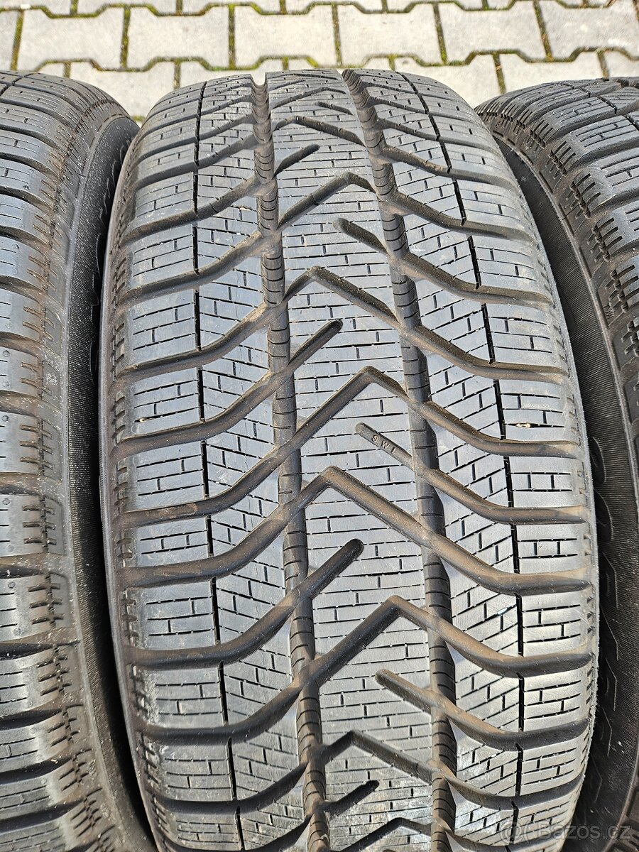 Zimní Pirelli Snowcontrol 205/55/16 - 3