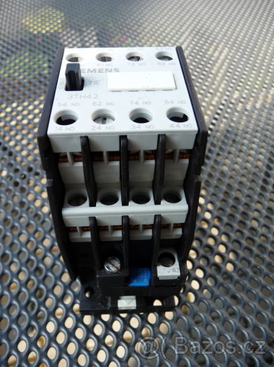 Stykač siemens nový, 8-pólový; 230VAC; 10A; - 3