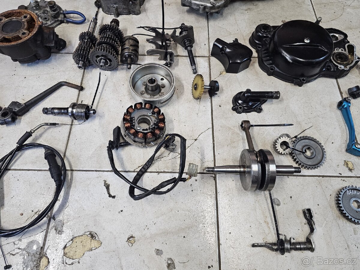 Části motoru AM6 - 3