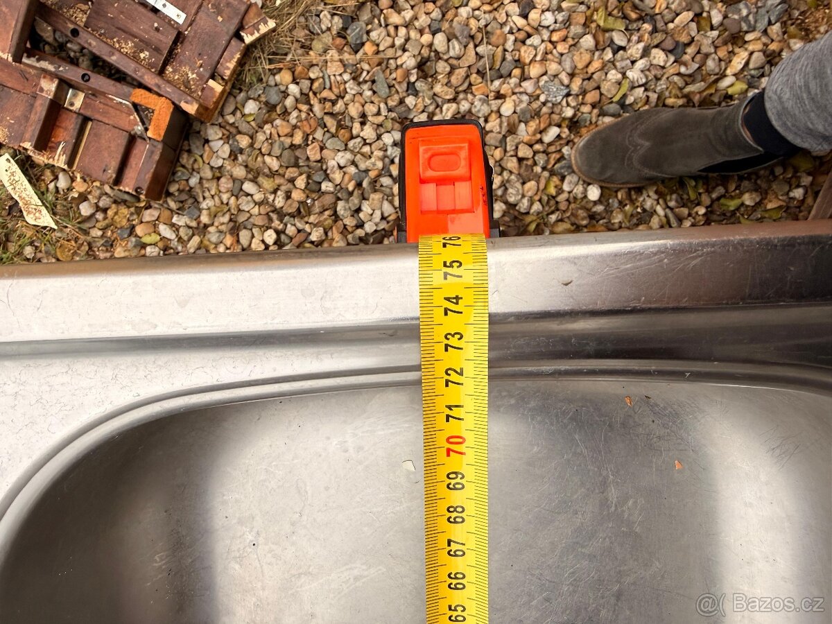 nerezový dřez s baterií - - 3