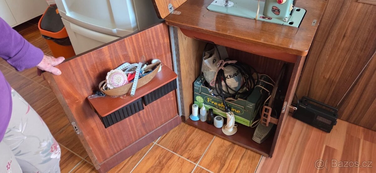 Šicí stroj Lada - 3