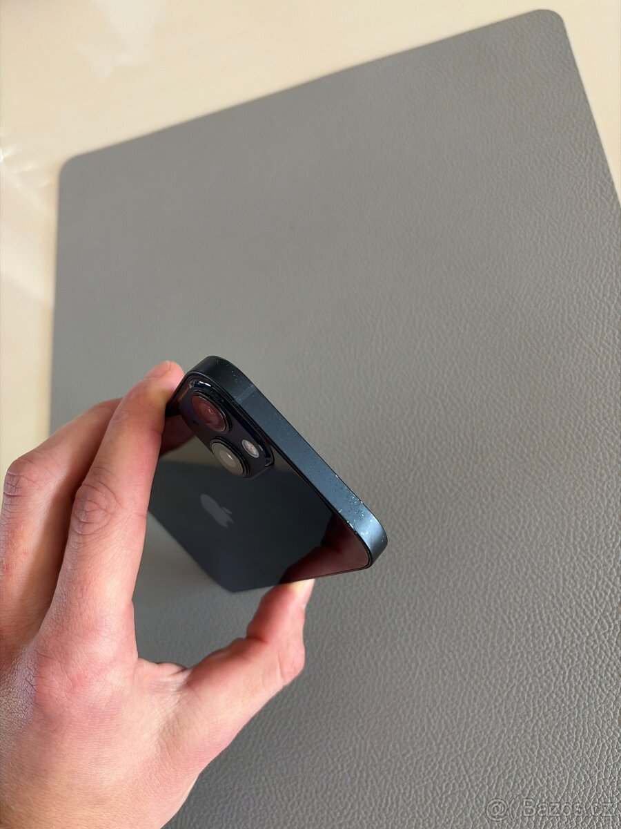 IPhone 13 černý 128 GB - 3