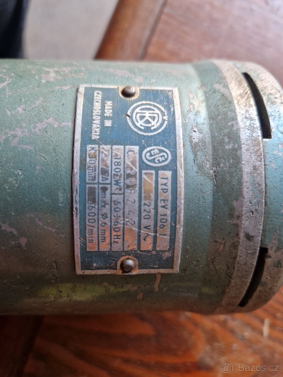 starožitná vrtačka ČKD - 3