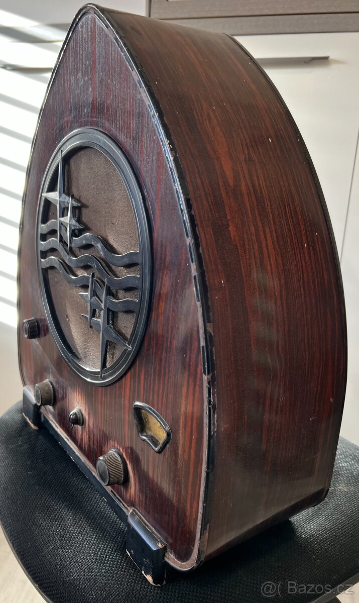 Radiopřijímač 930A - kaplička - 3