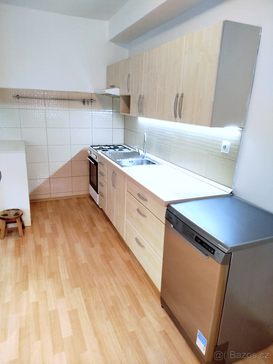 Pronájem bytu 3+1/lodžie,77 m²,Havlíčkova,Pardubice, centrum - 3