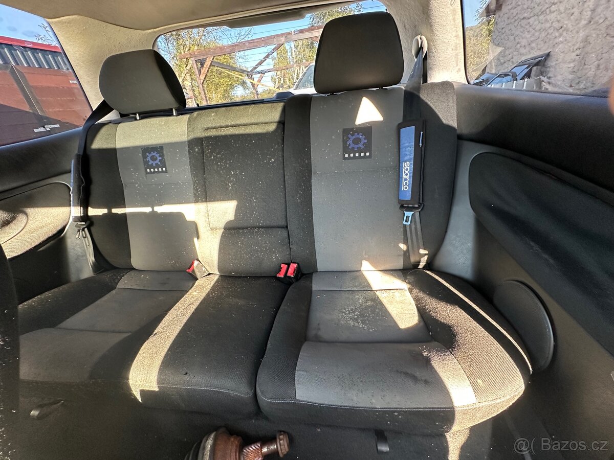 Vw golf 4 sedacky sportline 3dv - 3