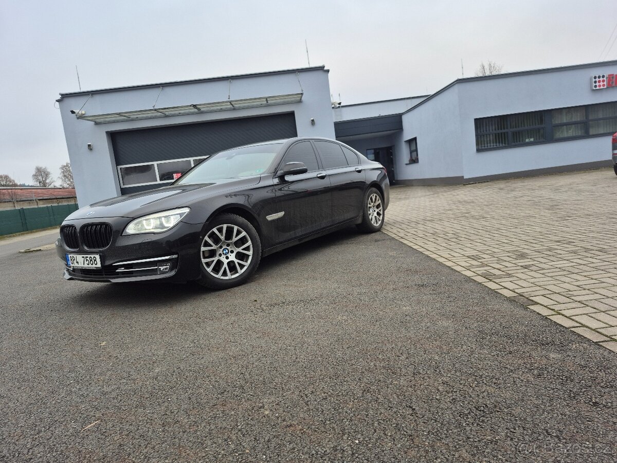 BMW f01 730d 190kw individual 2014/3 nájezd 169000km - 3
