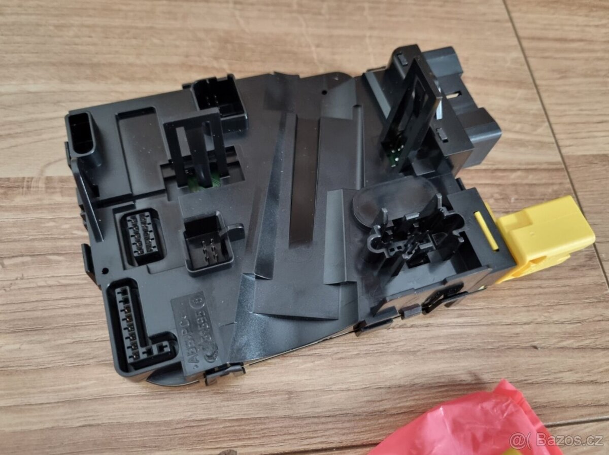 PODVOLANTOVA RIADIACA JEDNOTKA multifunkcny volant tempomat - 3