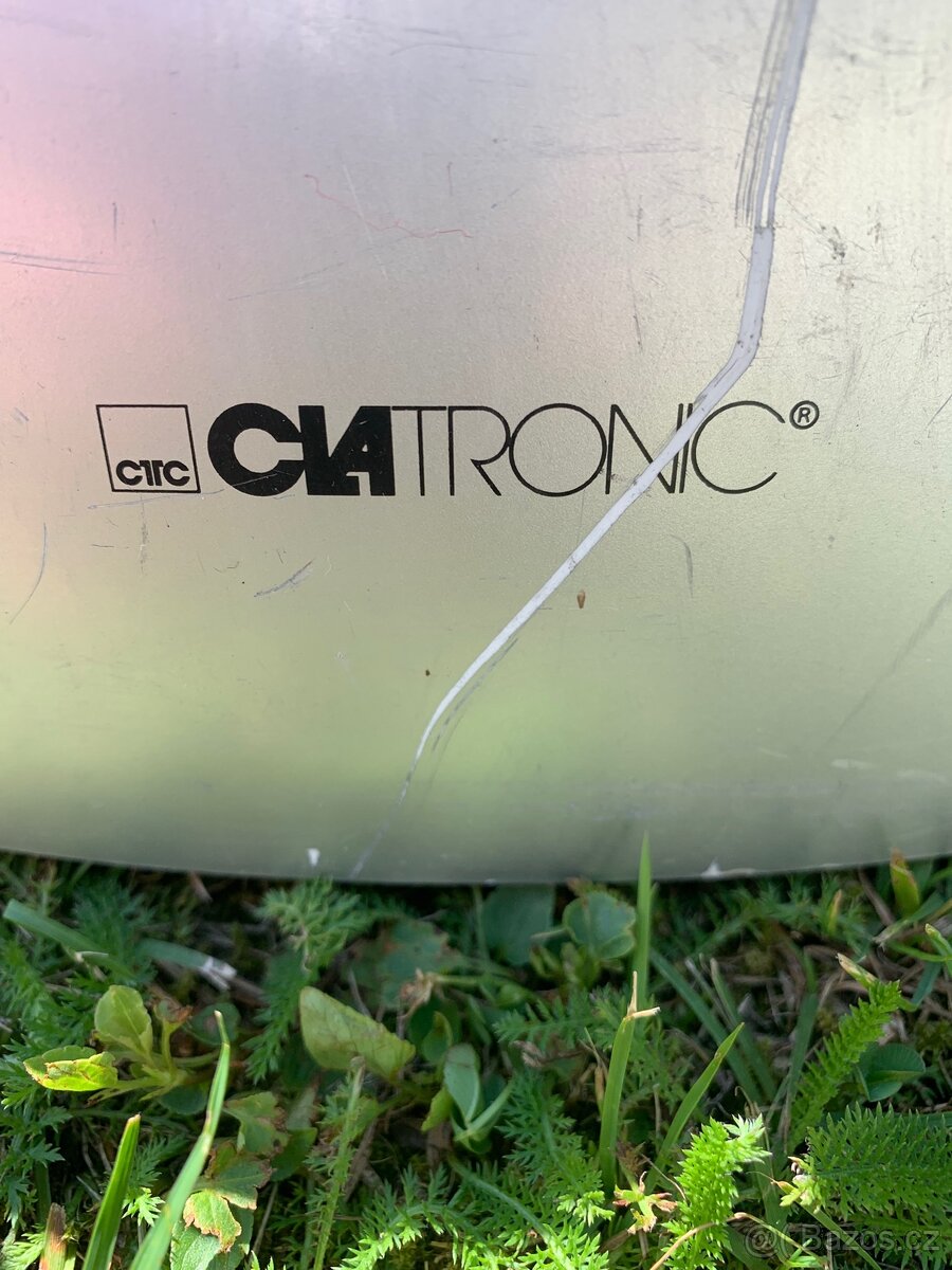 Parní napařovač oděvu Clatronic - 3