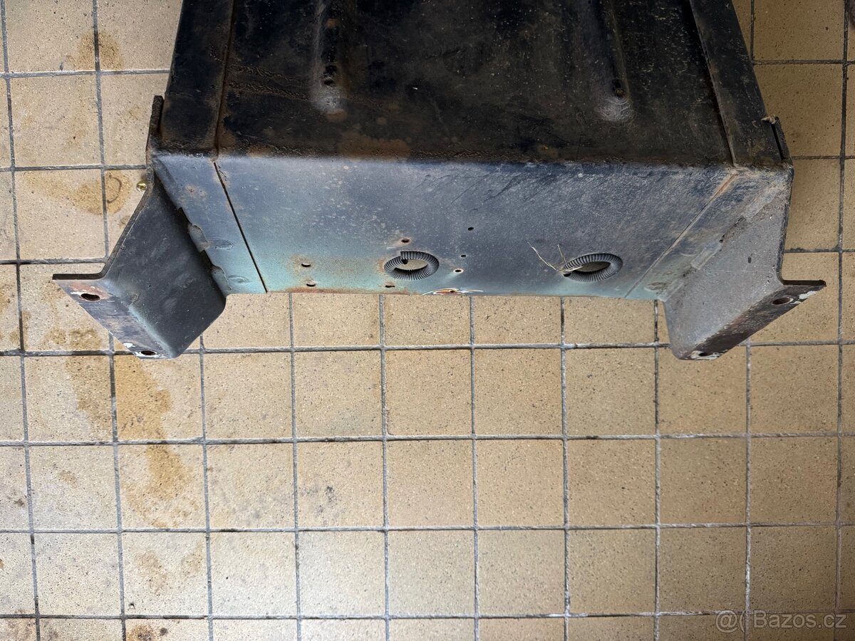 Držák baterii D90 - 3