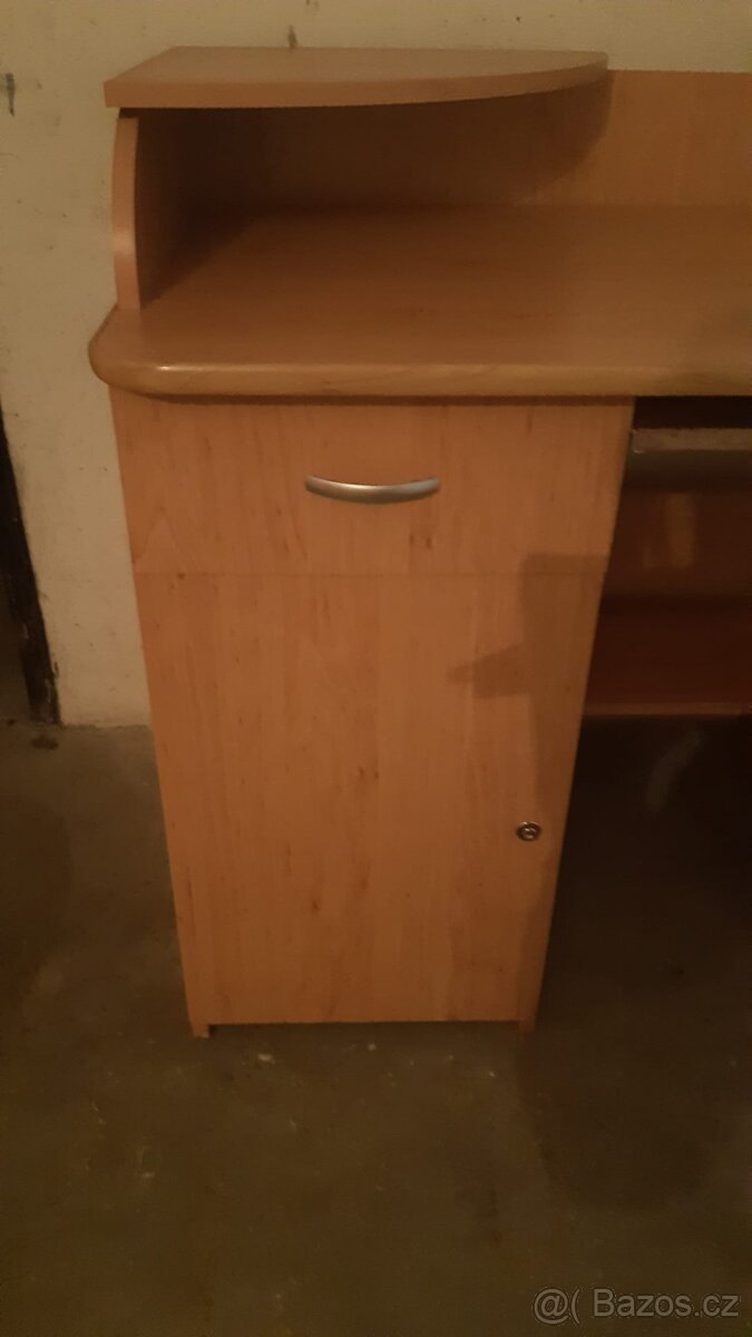Prodám PC stůl - 3