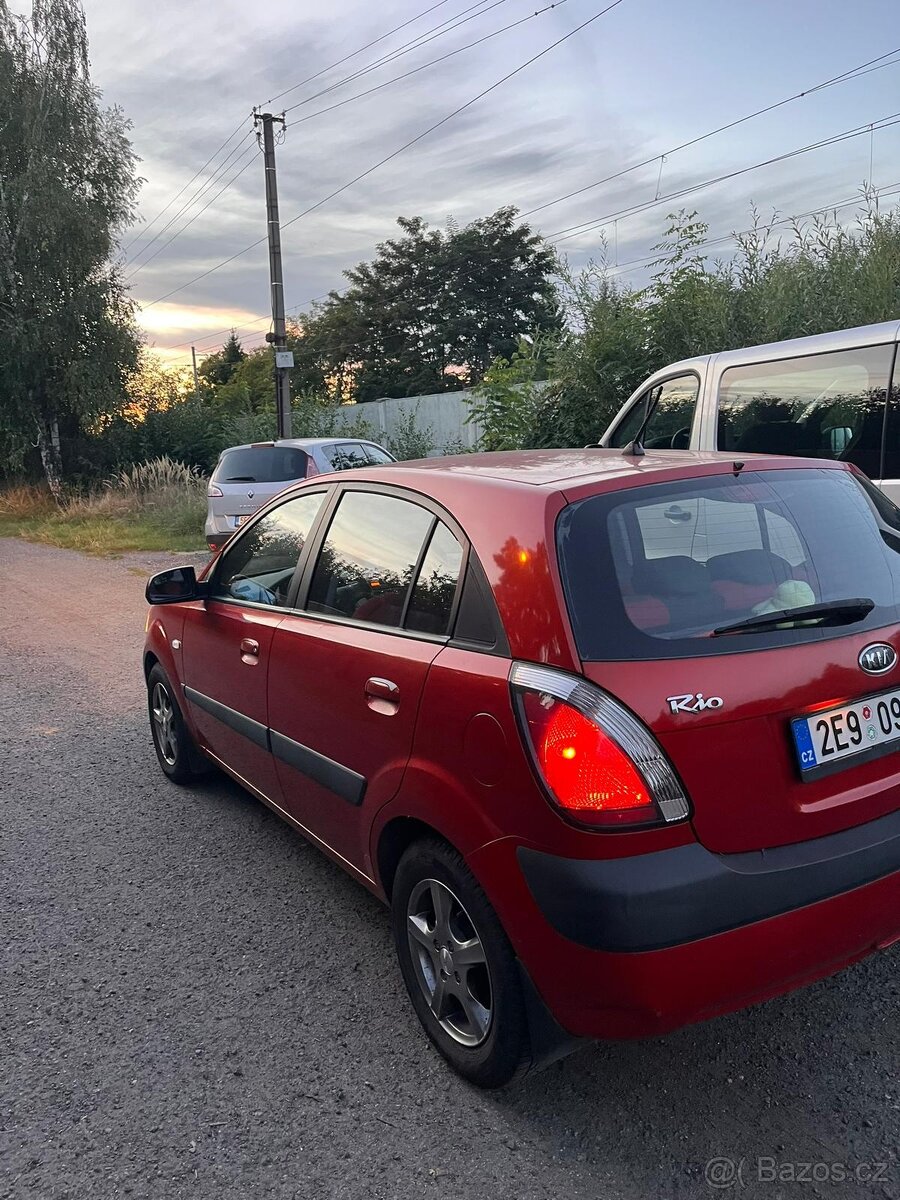 KIA RIO 1.4 BENZÍN 71 kW - KOUPENO NOVÉ V ČR - 3