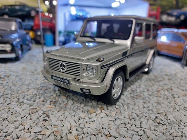 model auta Mercedes Benz G class 55 AMG Otto mobile 1:18 - 3