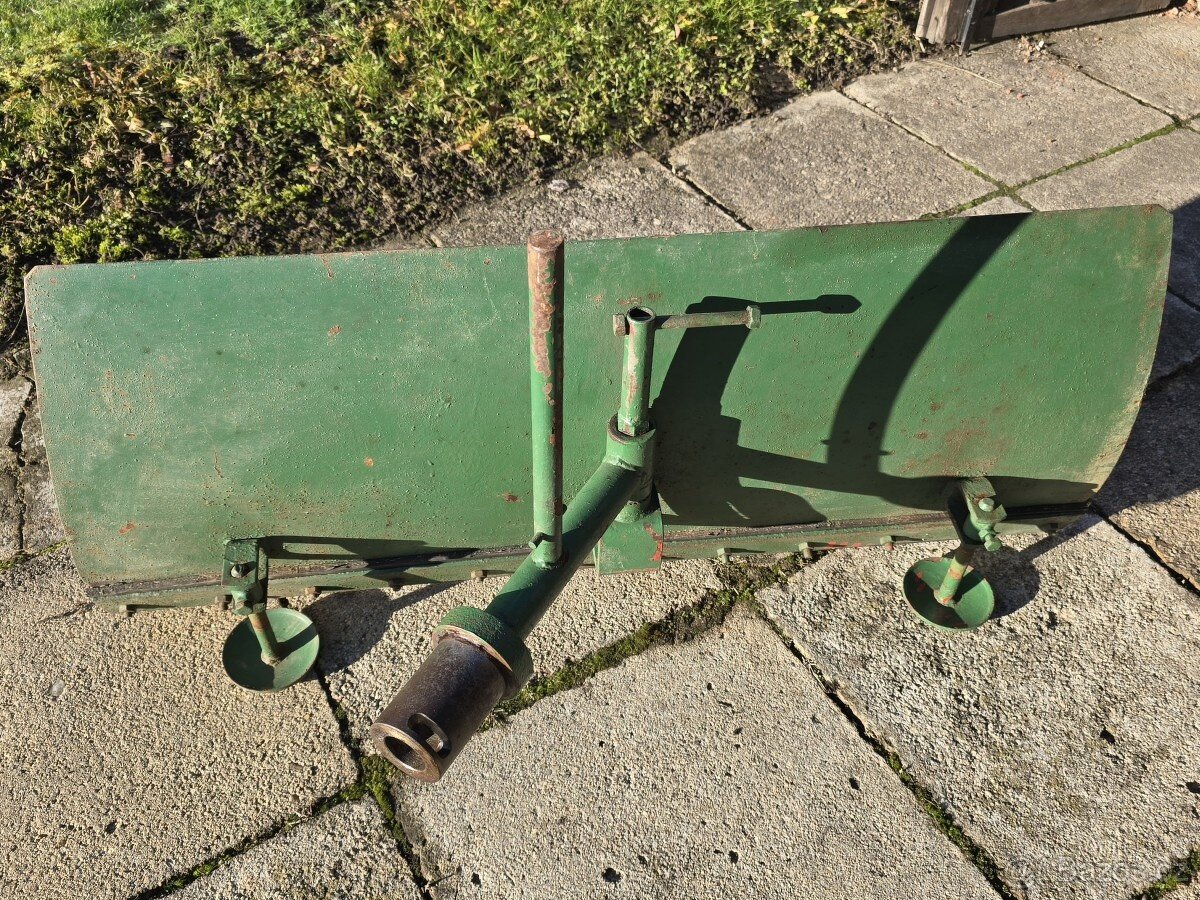 Robustní sněžný pluh k malotraktoru MF-70 - 3