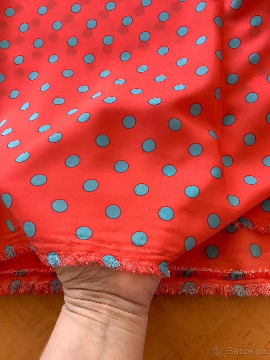 Metráž, látky + přezky na batoh - 3