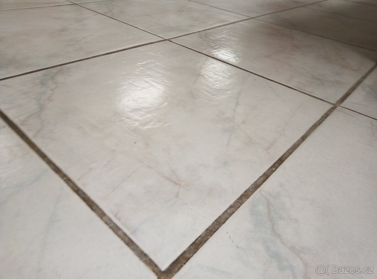 koupím dlažba mramor 31,5 x 31,5 cm - 3