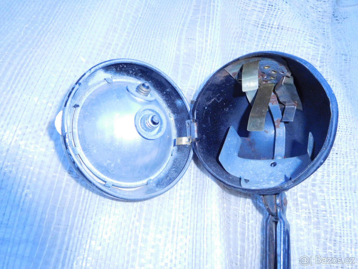 Světlo a díly. - 3