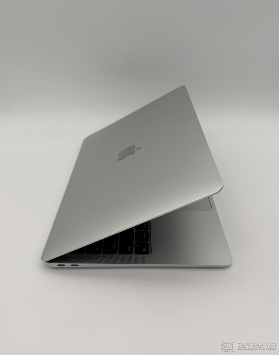 MacBook Air 13" M1 8/256GB Silver + ZÁRUKA - 3