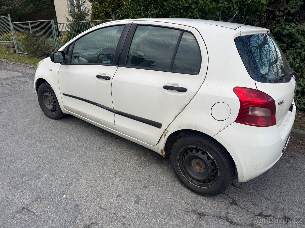Prodám Toyota Yaris - 3