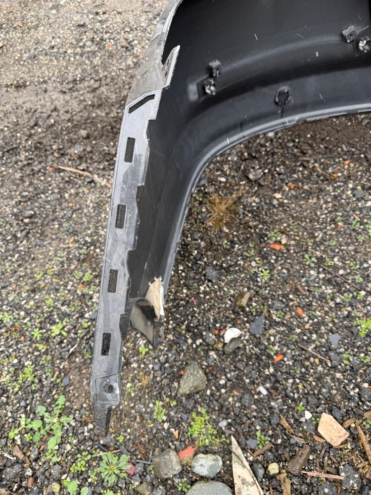 Prodám zadní nárazník Porsche Panamera - 3