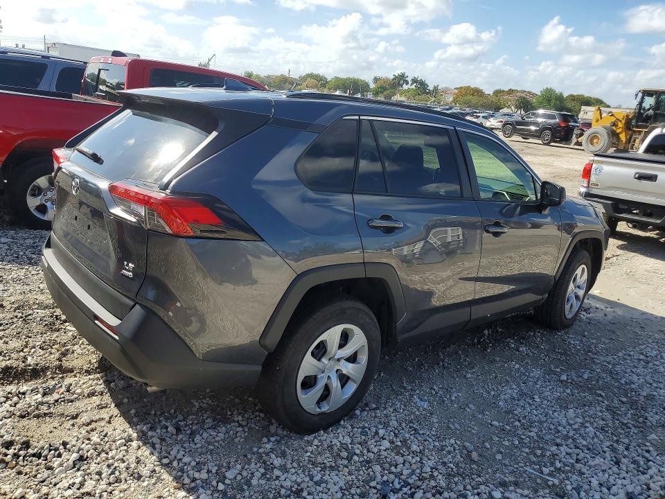 2021 Toyota RAV4 LE - 3