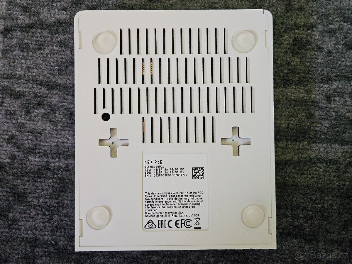 Prodám router/switch Mikrotik hEX PoE (RB960PGS) - 3