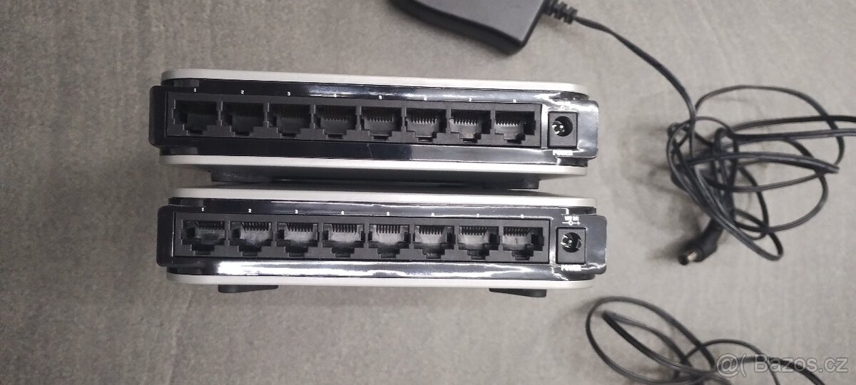 Cisco SG100D-08 – 8port Gigabit switch, 2 ks - 3