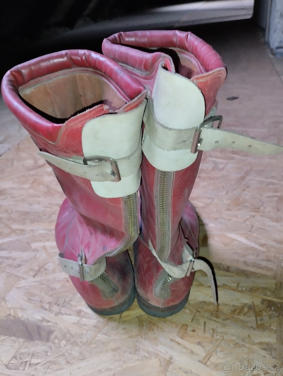 RETRO BOTY NA MOTO - 3