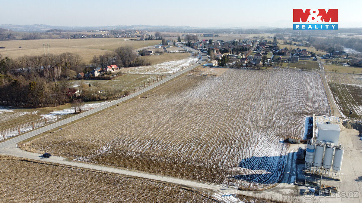 Komerční pozemek v obci Vojkovice 3.908 m2 - 3