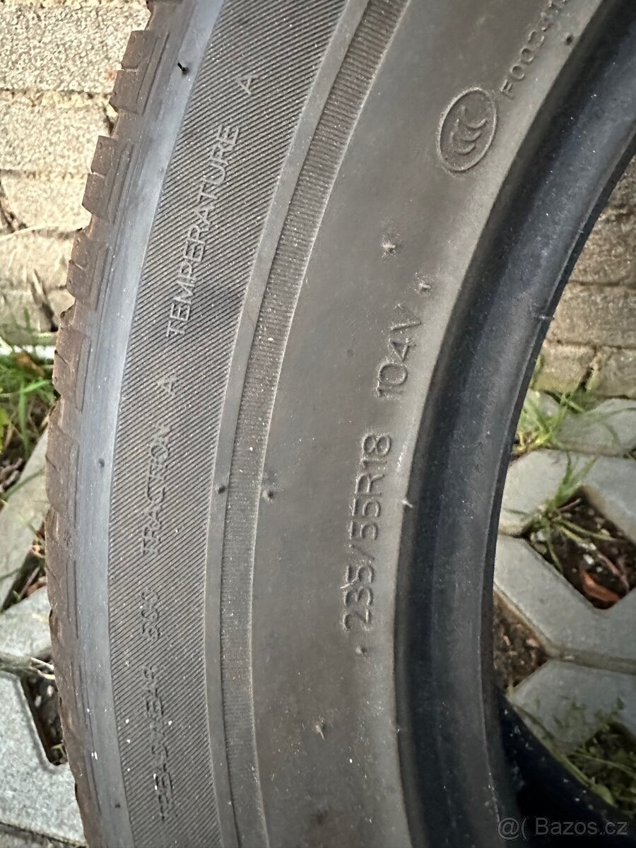 Rok staré celoroční pneu 235/55 R18 104 V - 3