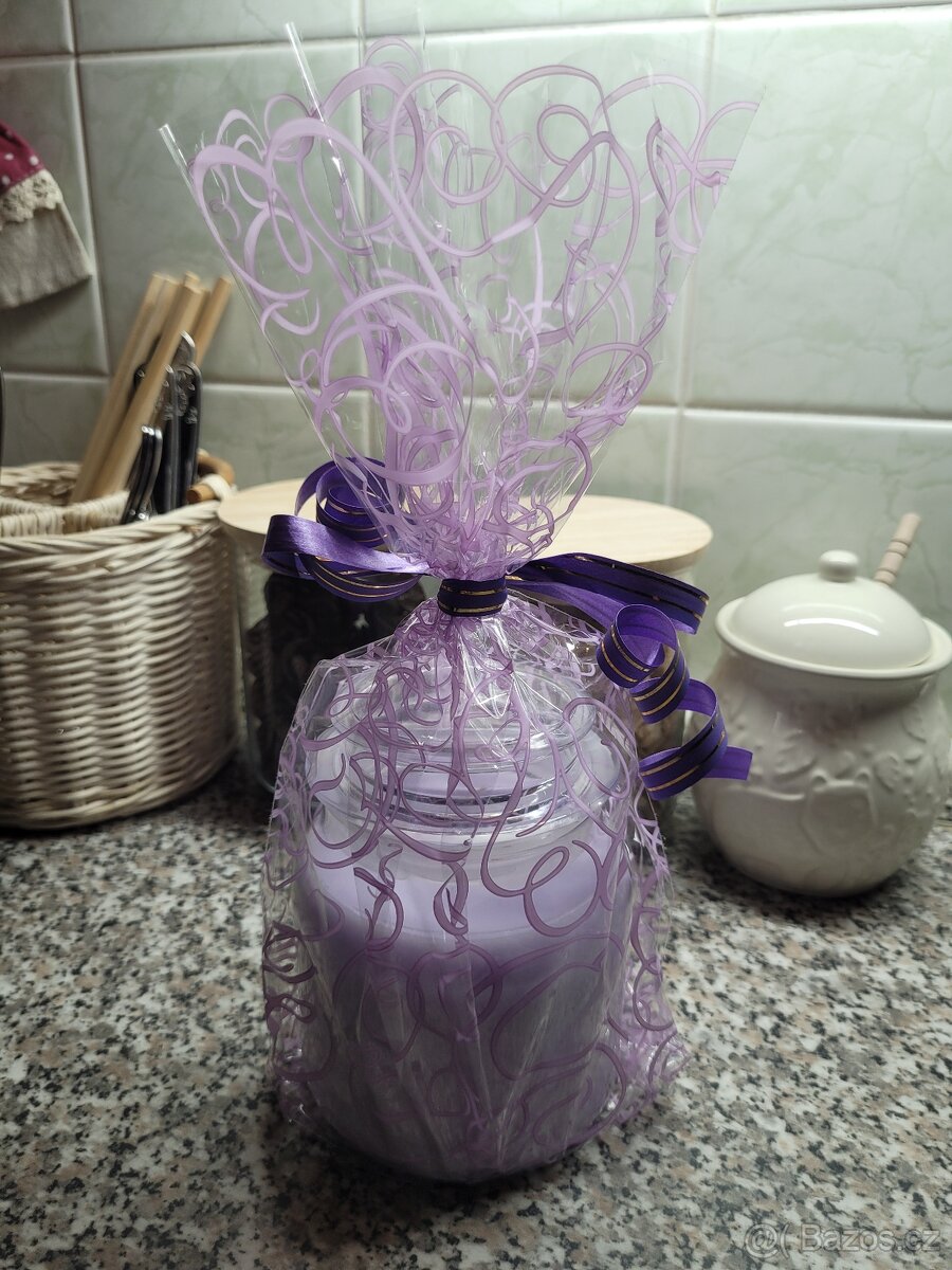 Nová velká svíčka Lavender Cake zn. Bartek Candles - 3