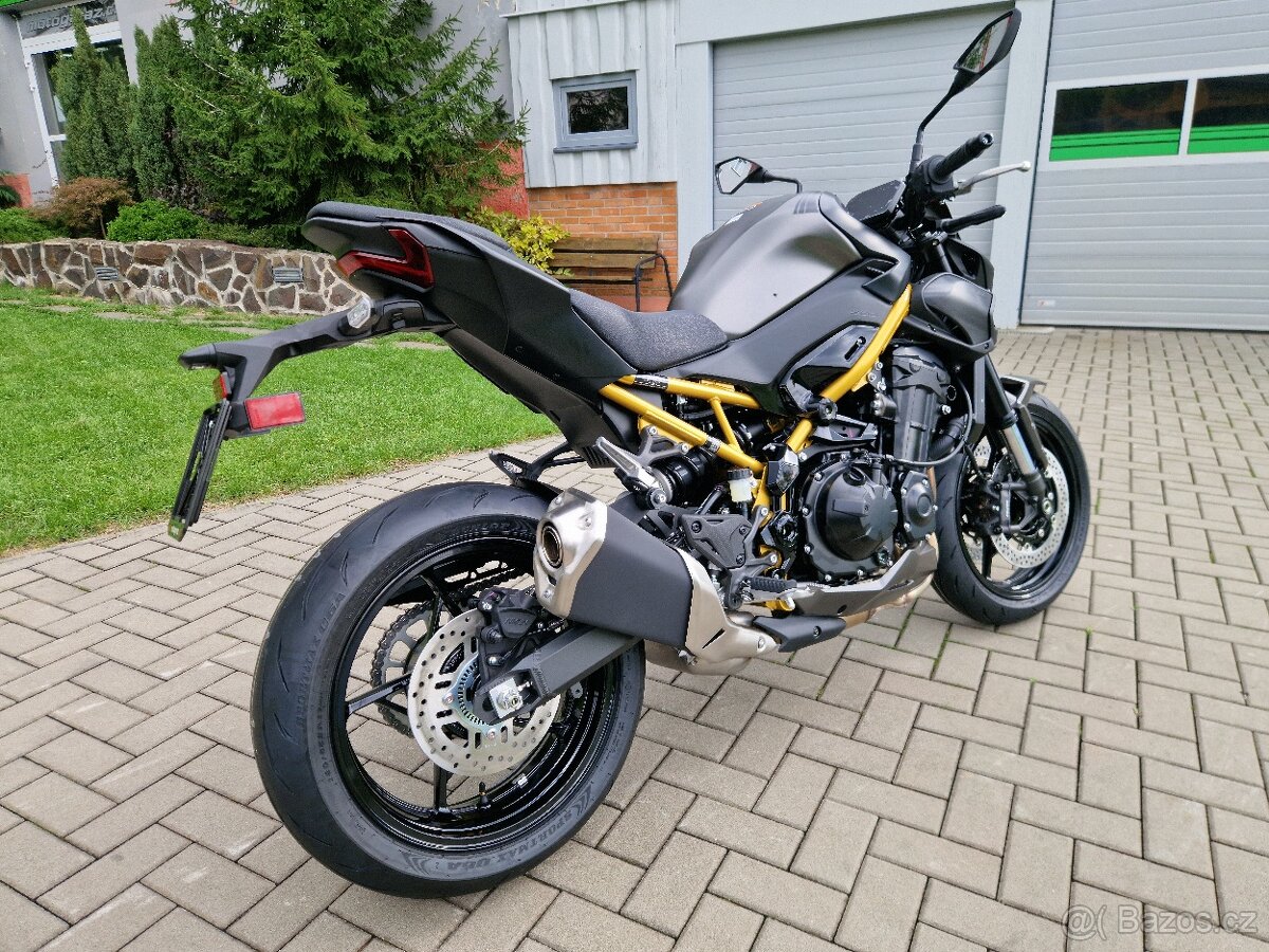 Kawasaki Z900 Černá Matná model 2026 - Nový Motocykl - 3