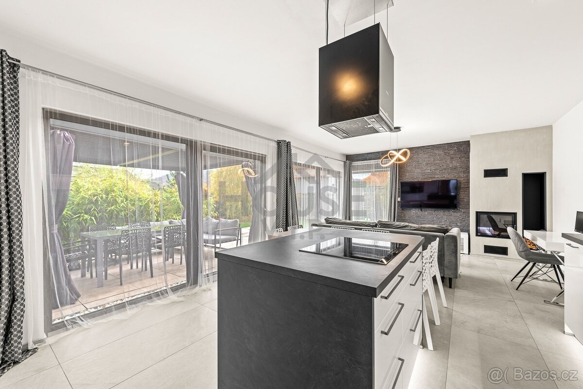 Pronájem rodinného domu 201 m², Králův Dvůr - Levín - 3