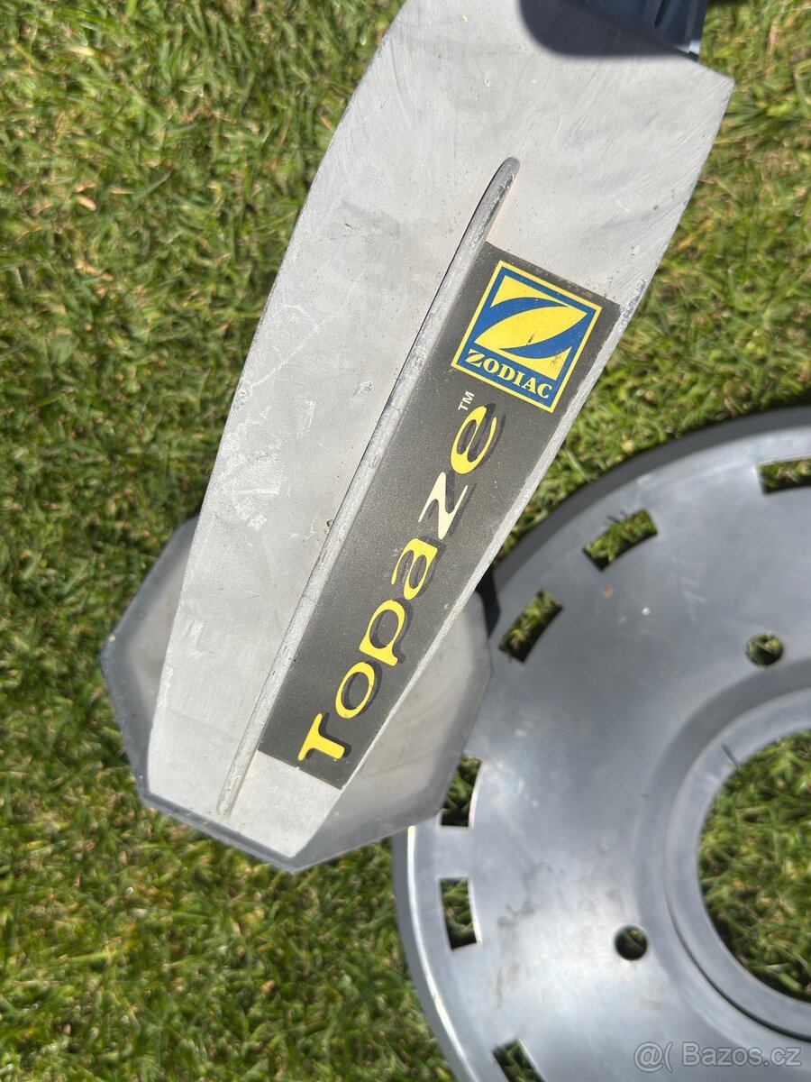 Bazénová “žába” - vysavač Topaze - 3