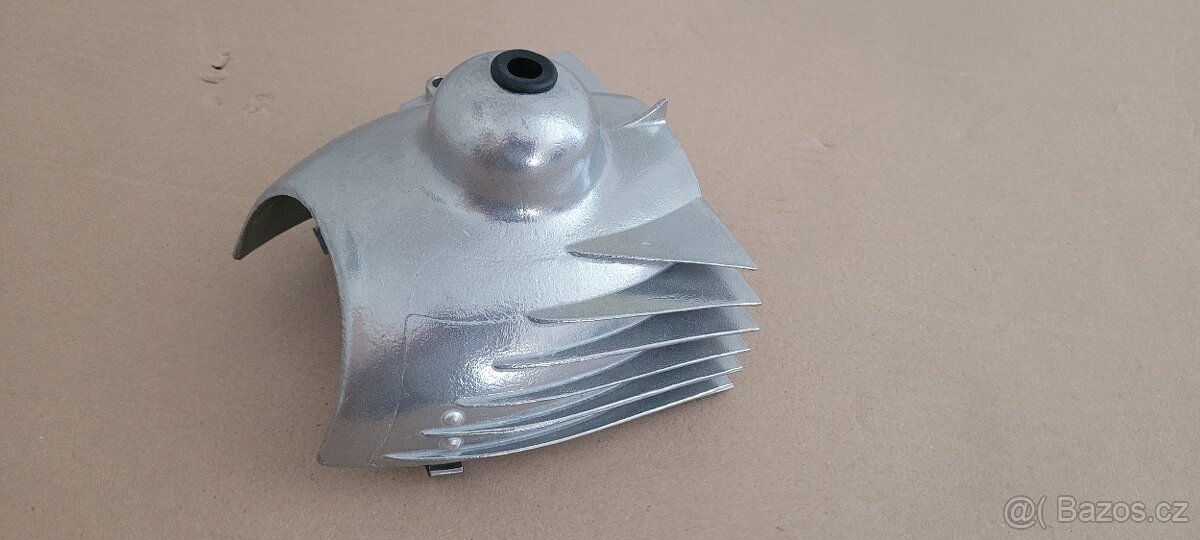 Kryt karburátoru půlbunová kývačka - 3