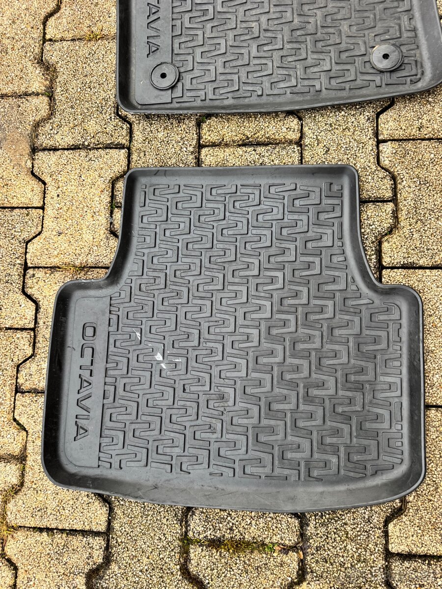 Gumové koberce Octavia 3 combi originál - 3