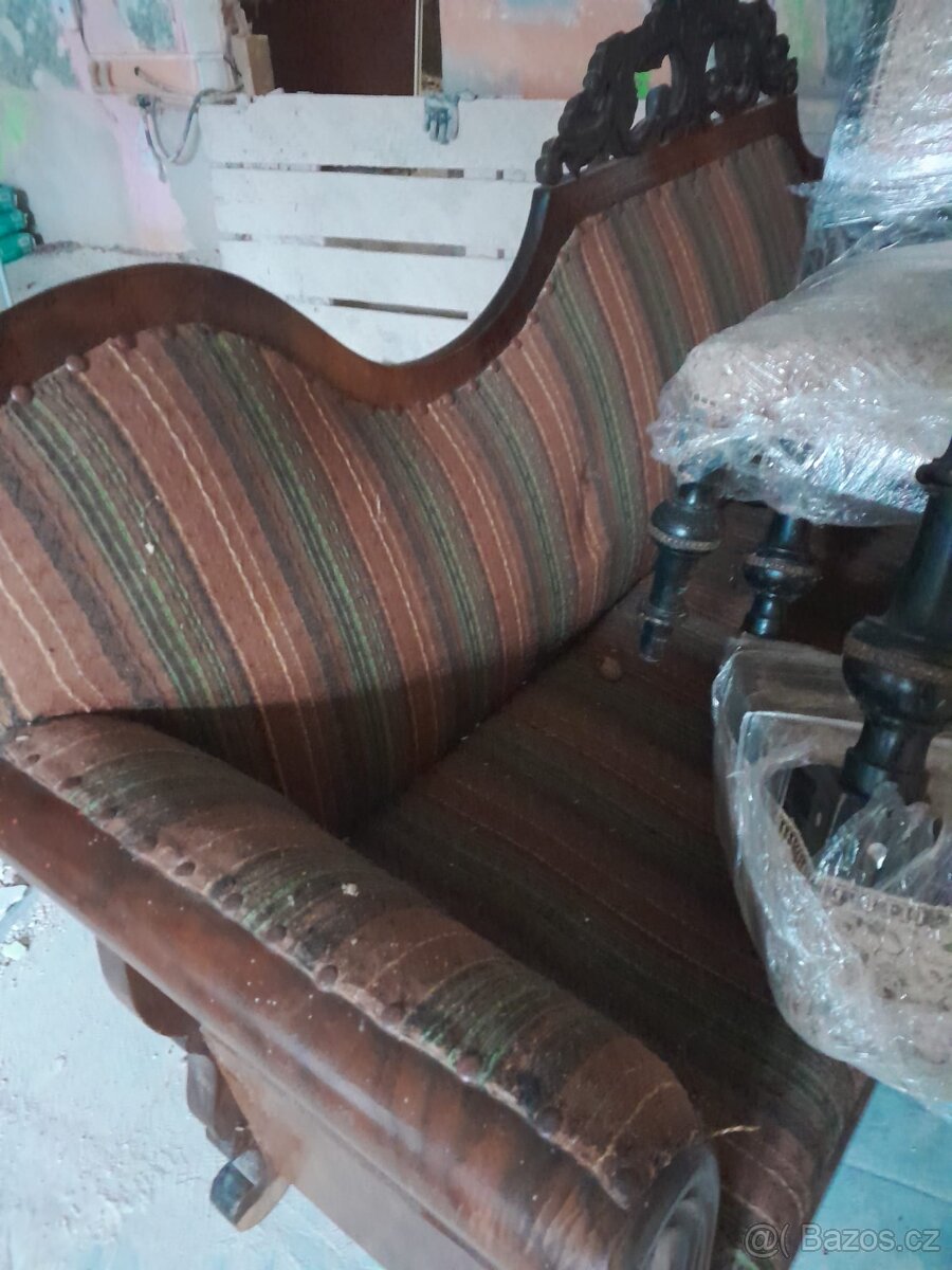 Starožitná masivní sofa - 3